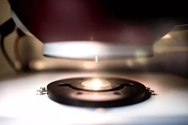 温度测量对 LED 性能的影响.jpg